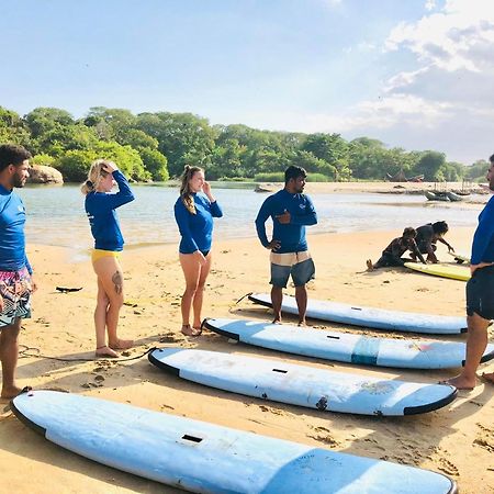 Отель Star Rest Surf Camp Arugambay Аругам Экстерьер фото